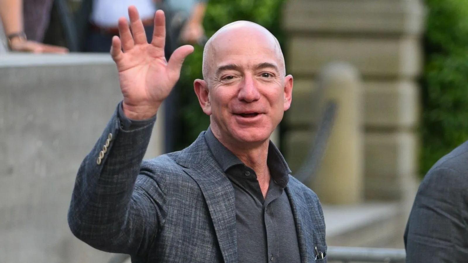 Jeff Bezos and Lauren Sánchez Donate $5 Million to Combat Homelessness in Miami-Dade
