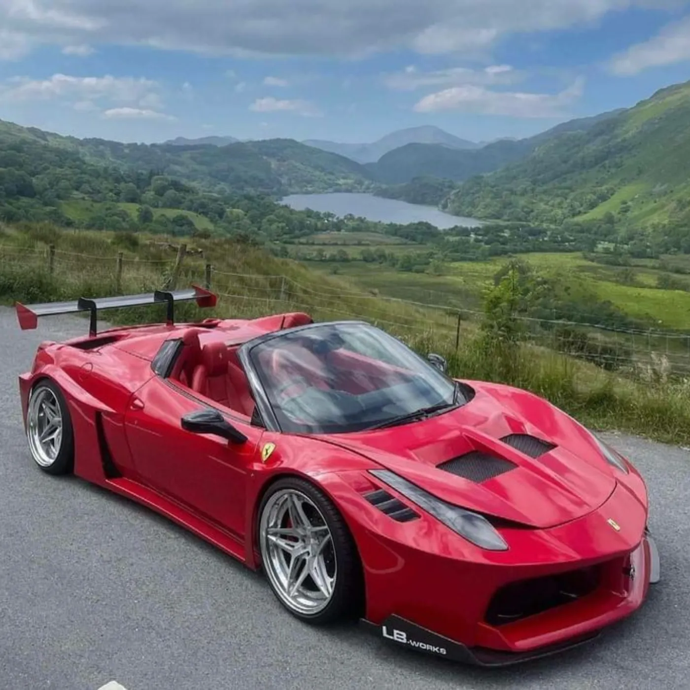 The Dream Supercar With Striking Design and Extraordinary Performance 2 The Dream Supercar With Striking Design and Extraordinary Performance