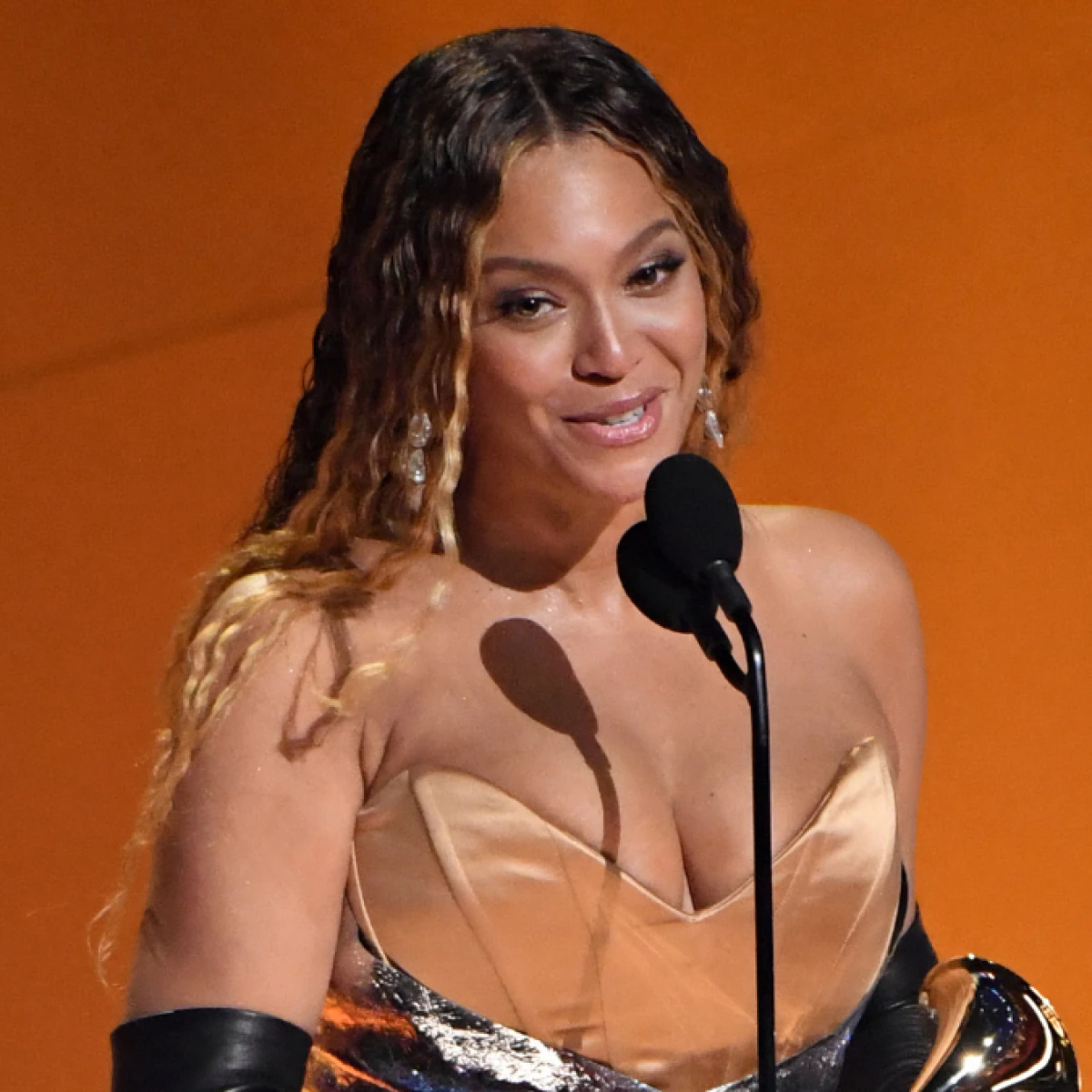 Beyoncé Takes a Break from the Spotlight: The Real Reason She’s in a Mental Health Facility! 3 Beyoncé Takes a Break from the Spotlight: The Real Reason She’s in a Mental Health Facility!