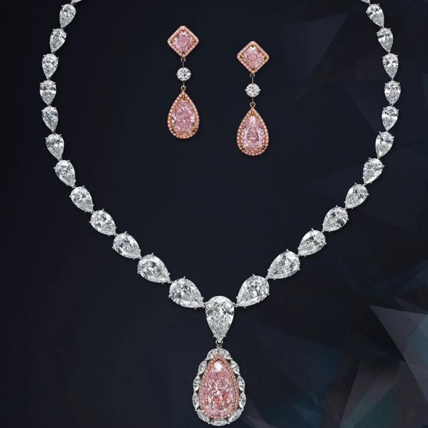 Diamond Necklace The Pink Star, A Symbol of Perfection and Luxury 3 Diamond Necklace The Pink Star, A Symbol of Perfection and Luxury