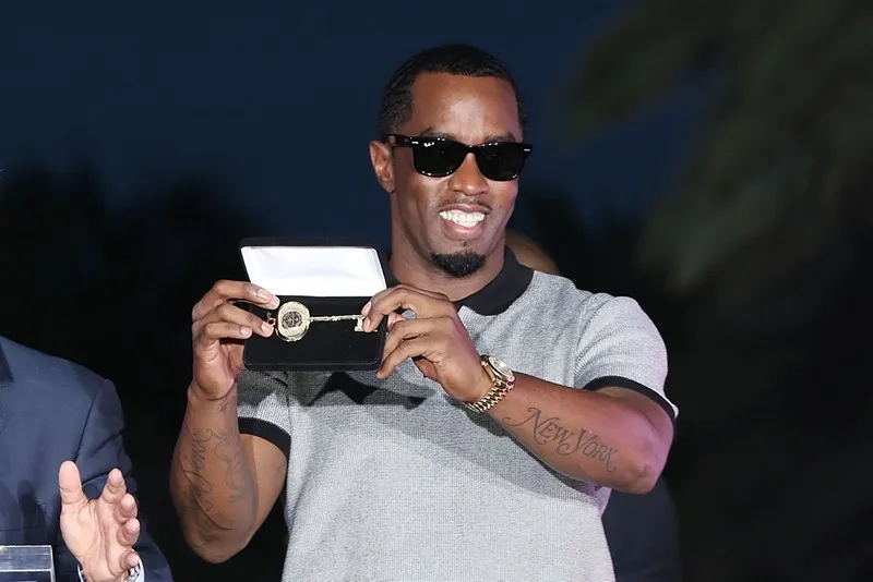 $25,000 Party or Prison? Diddy Holds the Keys and Makes Things Scary! 3 $25,000 Party or Prison? Diddy Holds the Keys and Makes Things Scary!