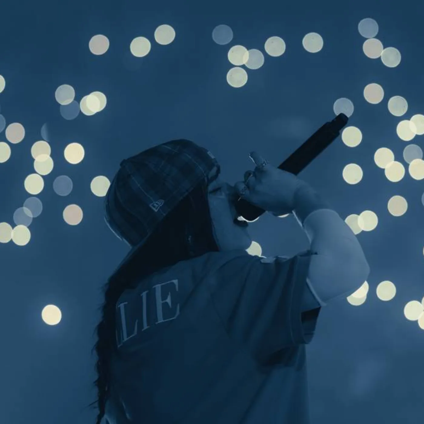 Billie Eilish Sends Love After Tragic Crash Claims Lives of Teens En Route to Her Concert 3 Billie Eilish Sends Love After Tragic Crash Claims Lives of Teens En Route to Her Concert