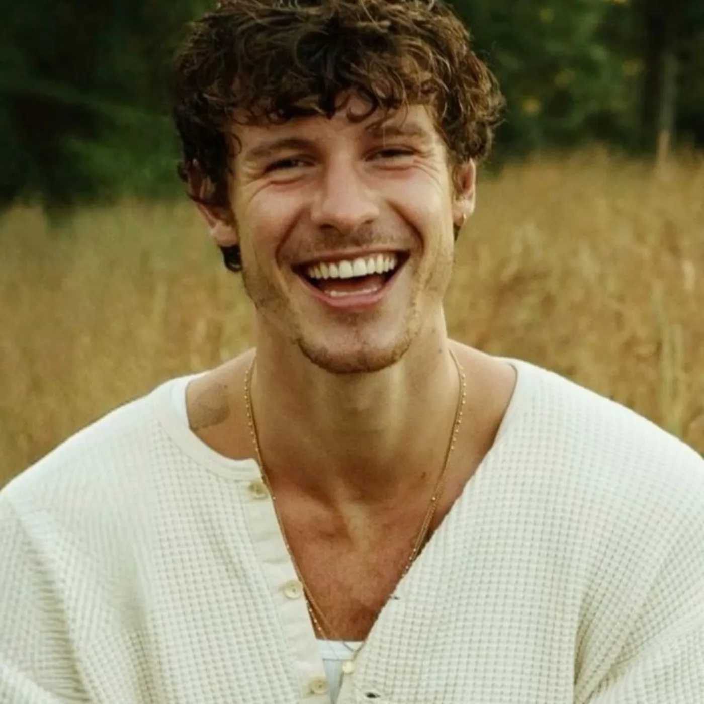 Shawn Mendes Looks at Love and Loss 2 Shawn Mendes Looks at Love and Loss