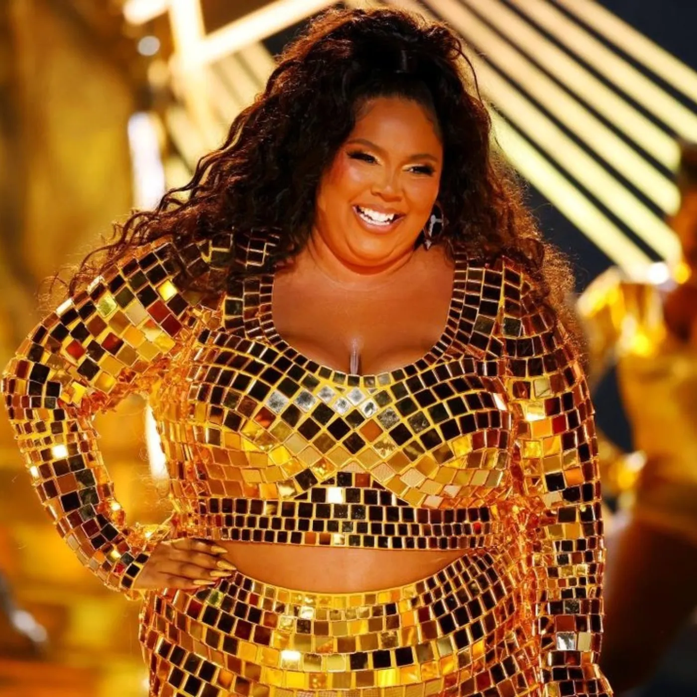 Fans struggle to figure out Lizzo has been acting strange 3 Fans struggle to figure out Lizzo has been acting strange