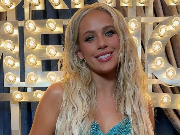 The Hilarious Mistake: Megan Moroney Gets Her Name Wrong During Award Ceremony!