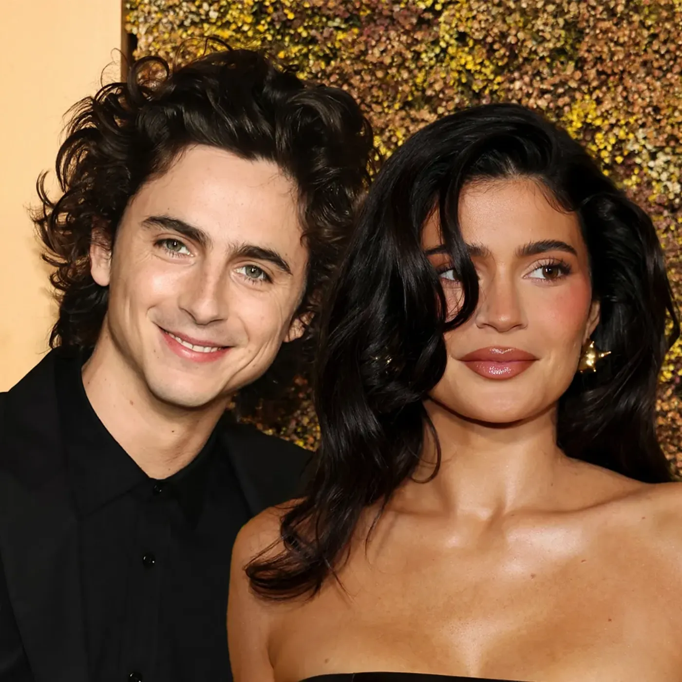 Timothée Chalamet and Kylie Jenner Share Sweet Kiss at the 2024 Golden Globes