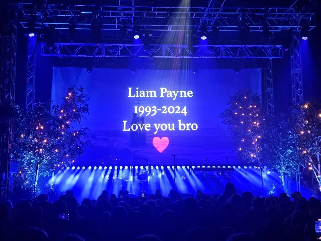 Zayn Malik - The surprising truth behind the words "love you, bro" at the Leeds stage...