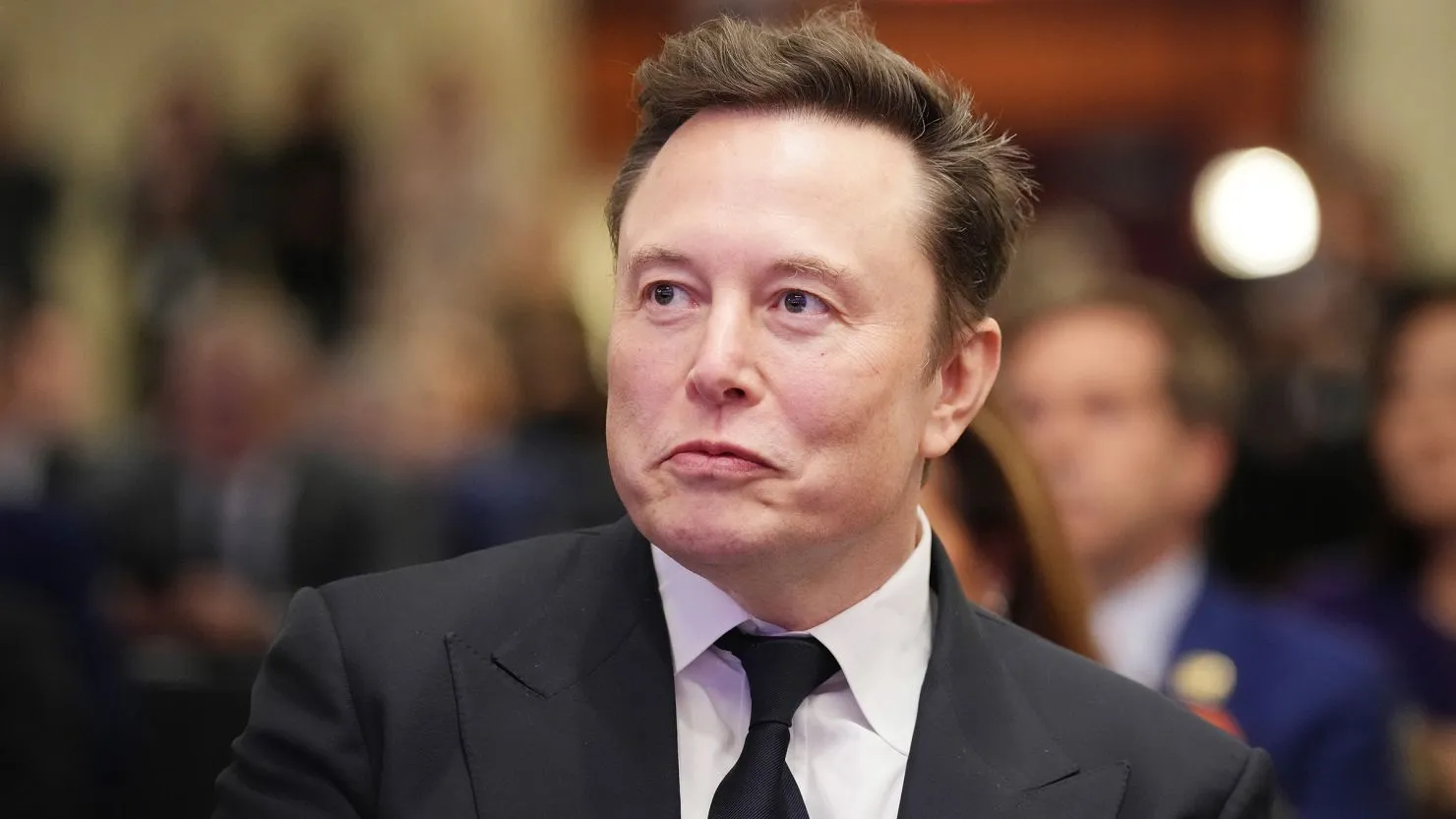 Bộ trưởng' Elon Musk g&oacute;i gọn b&iacute; quyết gi&agrave;u c&oacute; trong 2 TỪ: Ki&ecirc;n tr&igrave; &aacute;p dụng  c&oacute; thể lọt top 5% người ưu t&uacute;