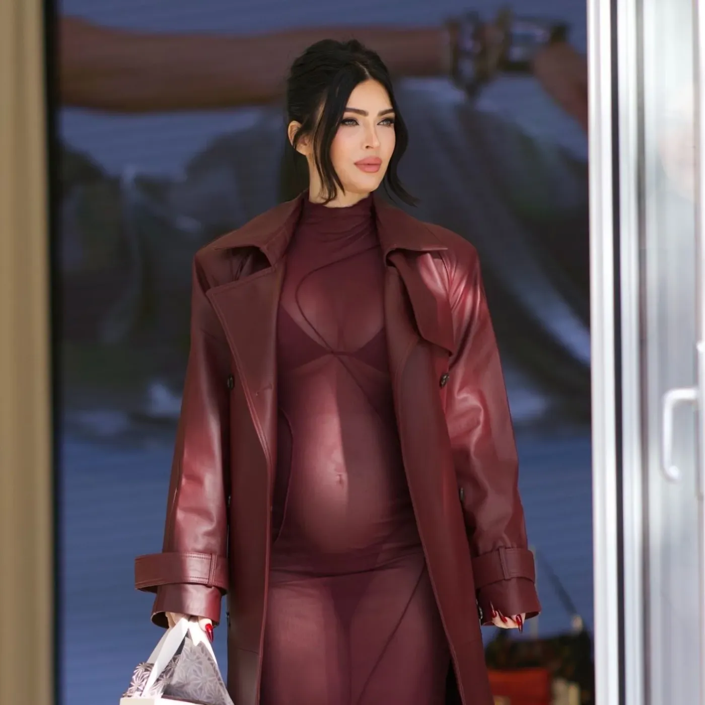 "Not Your Average Maternity Wear!" Megan Fox’s Bold Mesh Outfit Sparks Debate