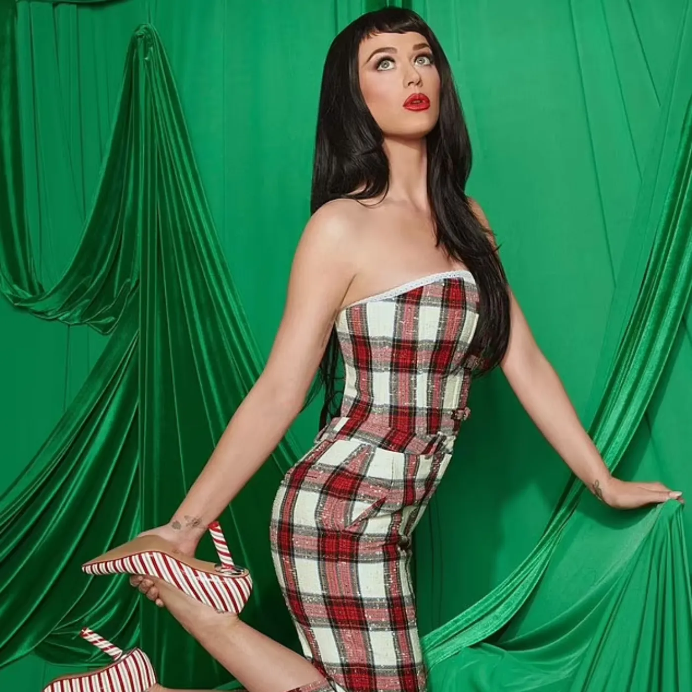 Katy Perry's dark side revealed to the public 2 Katy Perry's dark side revealed to the public