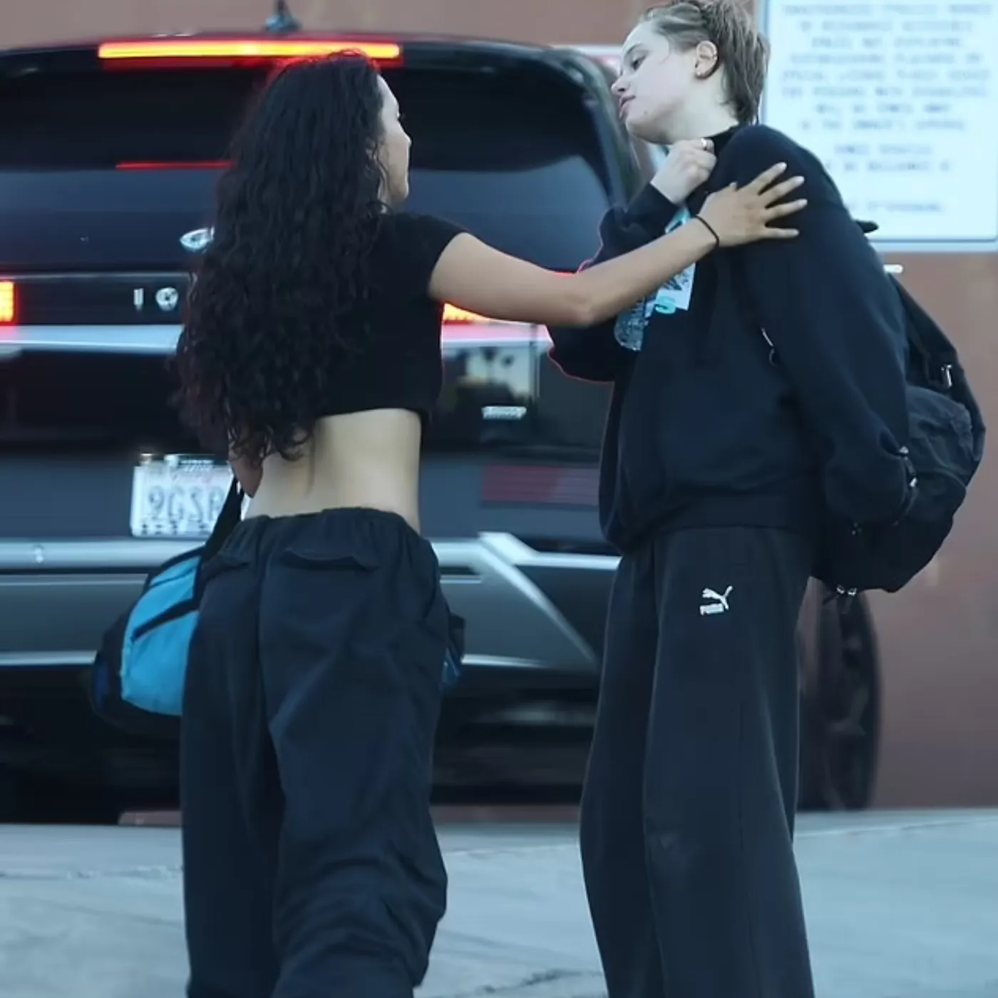 Shiloh Jolie, daughter of Angelina Jolie and Brad Pitt, publicly revealed her true gender, intimate with her best friend 4 Shiloh Jolie, daughter of Angelina Jolie and Brad Pitt, publicly revealed her true gender, intimate with her best friend