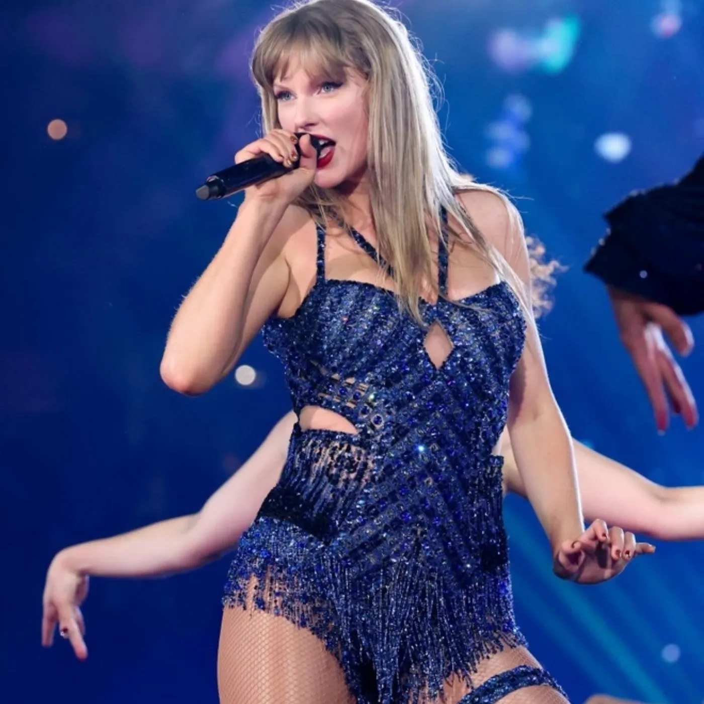 Ex-Boyfriend Christmas Shout-Out: Taylor Swift Sparks Holiday Buzz 4 Ex-Boyfriend Christmas Shout-Out: Taylor Swift Sparks Holiday Buzz