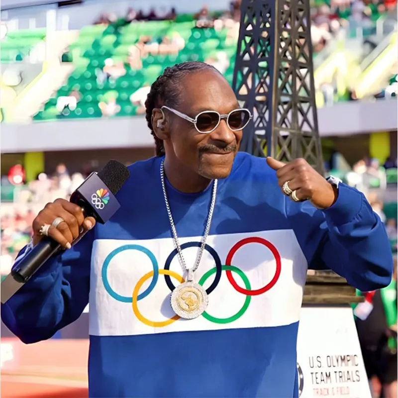 Snoop Dogg's unique Thanksgiving costume