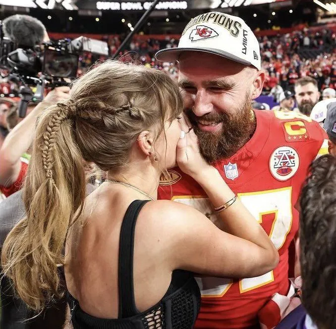 "Why Taylor Swift Fans Are Turning Against Travis Kelce"