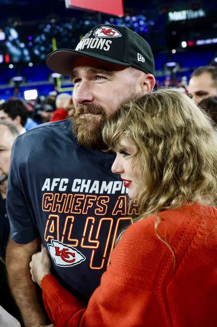 "Why Taylor Swift Fans Are Turning Against Travis Kelce"