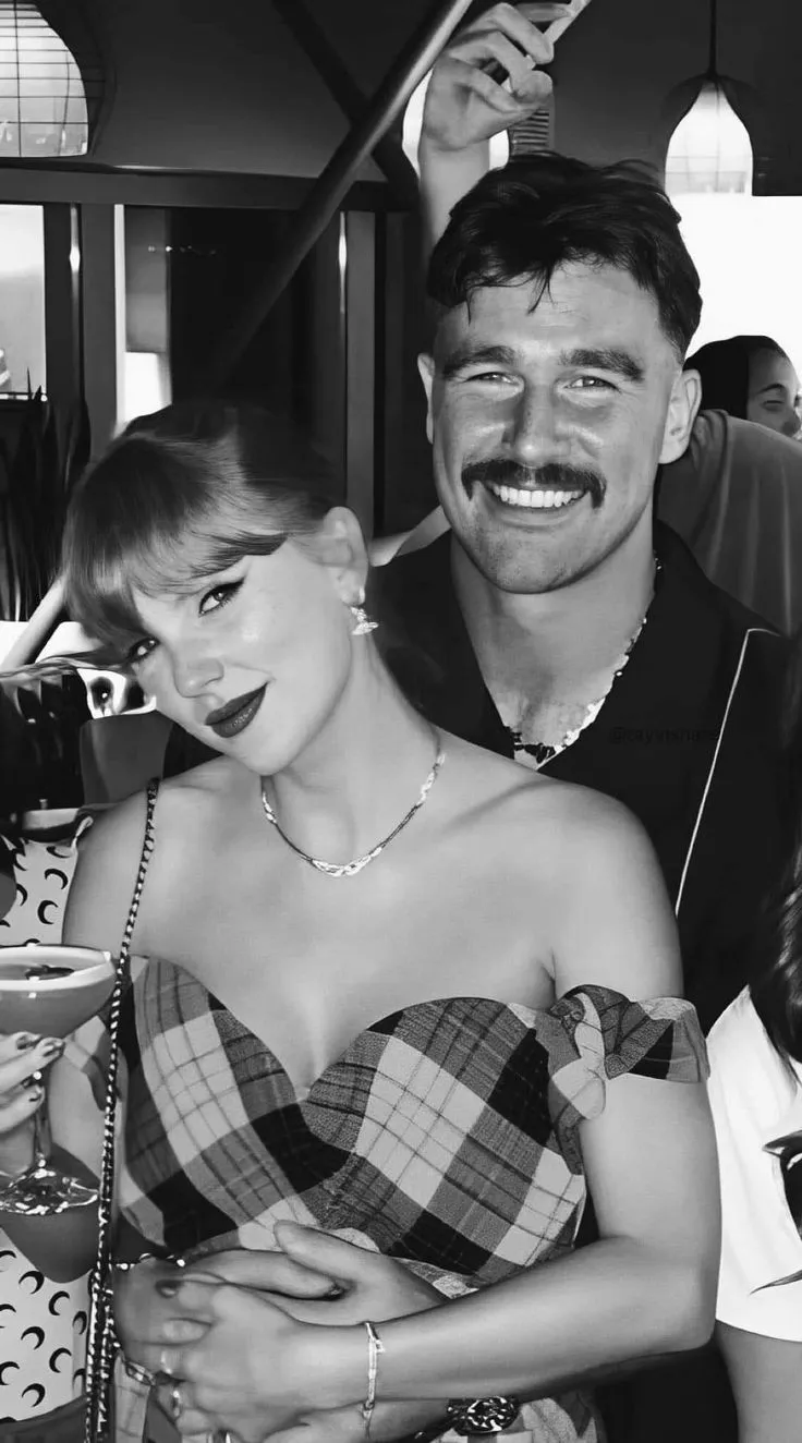 Travis Kelce Drops a Bombshell About Taylor Swift on His Podcast