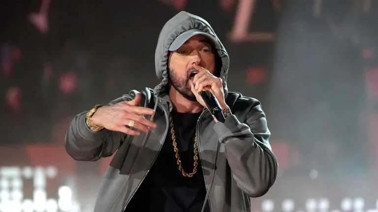 Eminem challenges rappers. Who will win the Cypher Battle Challenge?
