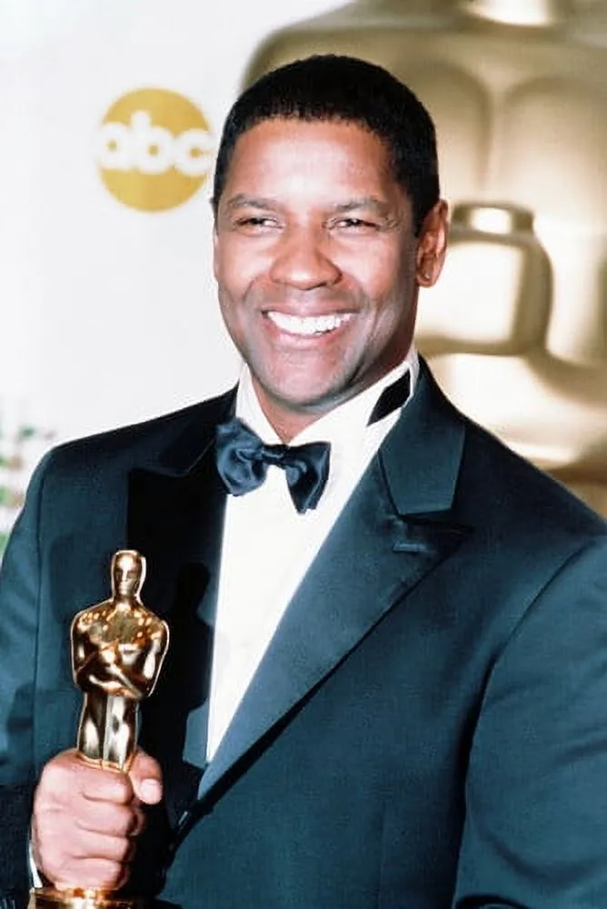 Denzel Washington’s Bitter Oscar Loss: The Hidden Story Behind His "Pity Party" 3 Denzel Washington Holding Oscar Academy Award For Training Day 24x36 Poster - Walmart.com
