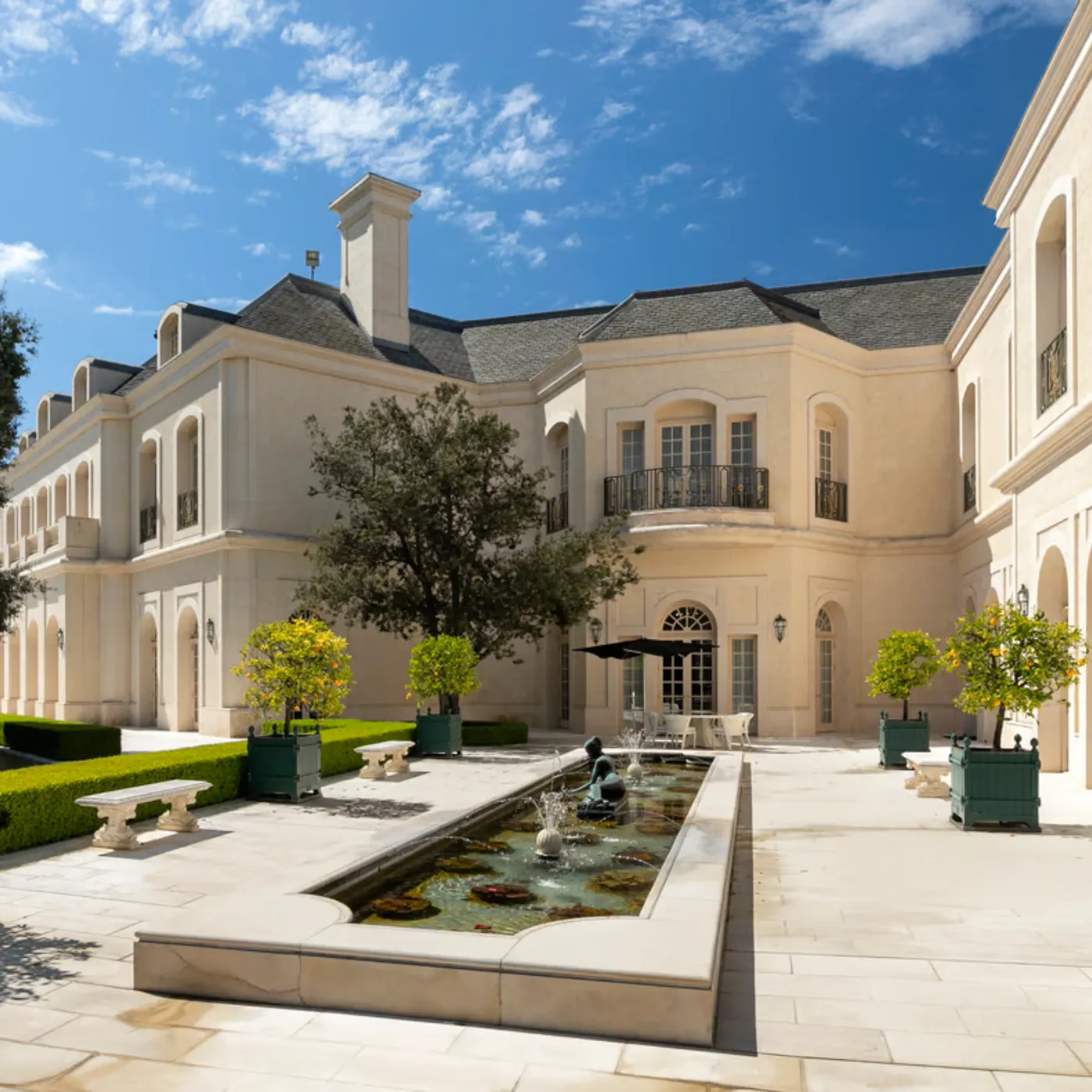 The Manor—A $137.5 Million Masterpiece, One of the World's Finest Estates 4 The Manor—A $137.5 Million Masterpiece, One of the World's Finest Estates