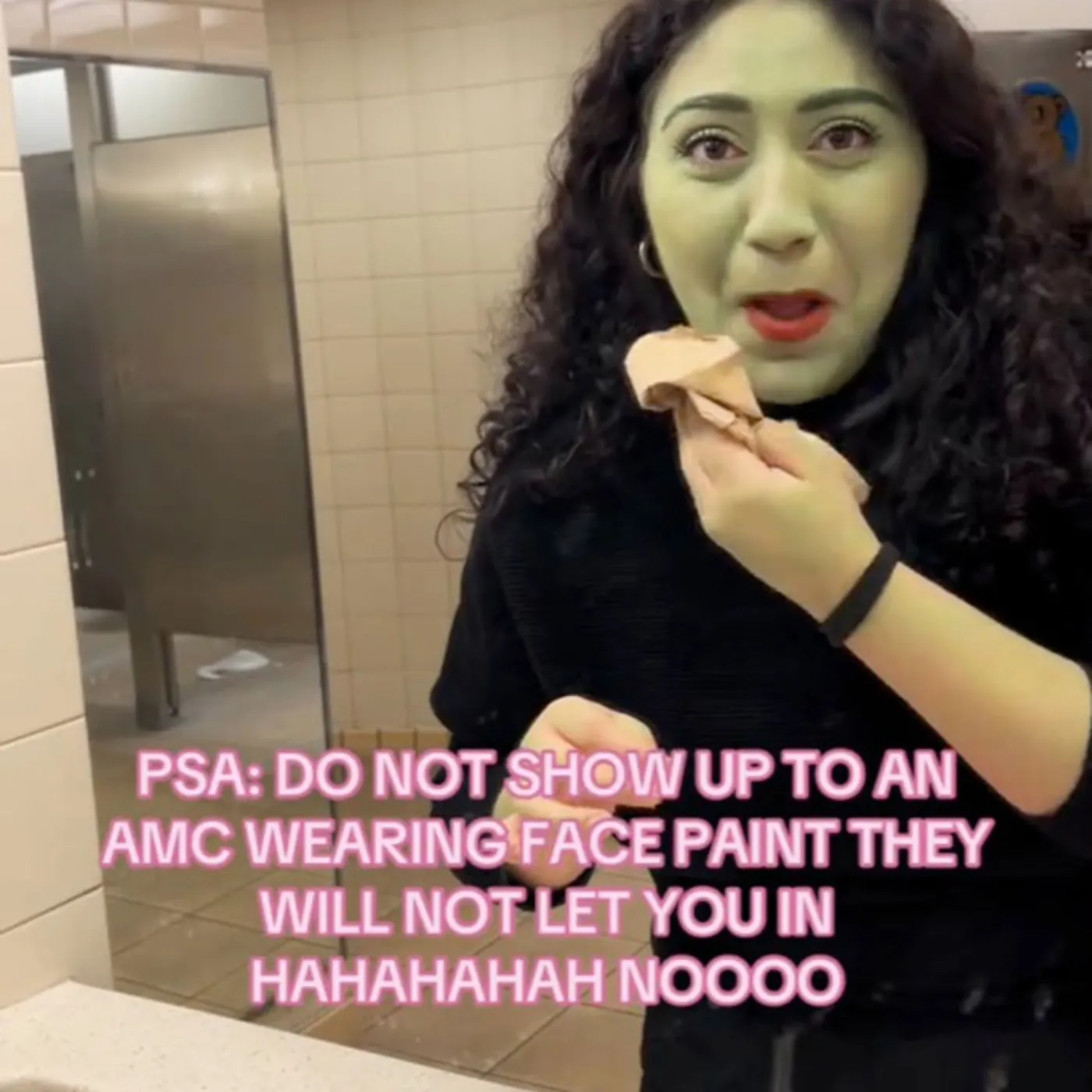 Wicked Fans Frustrated Over Theater Chain Policies Ahead of Screening 2 Wicked Fans Frustrated Over Theater Chain Policies Ahead of Screening