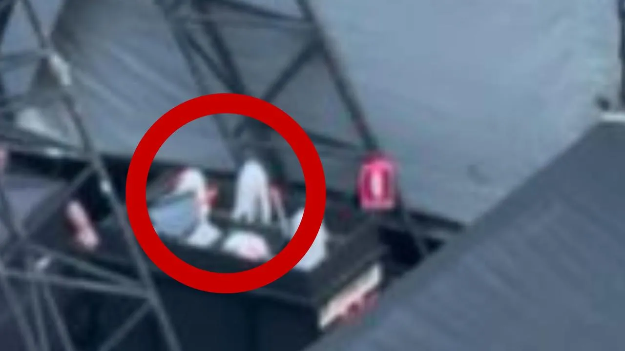 Taylor Swift spotted emerging from cleaning cart at Melbourne concert |  news.com.au &mdash; Australia's leading news site