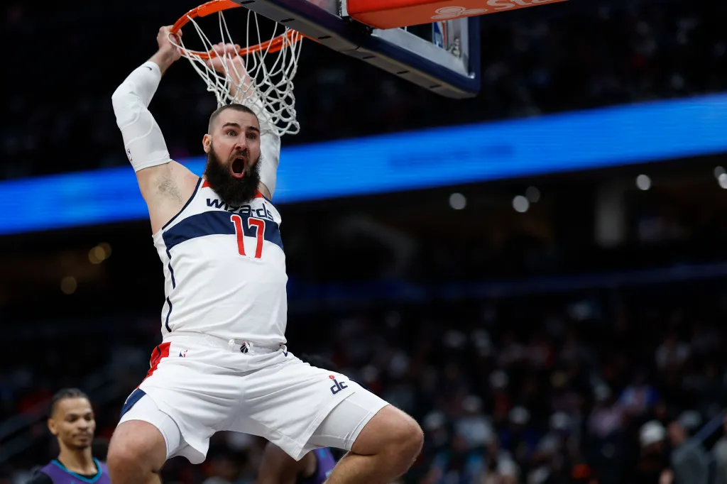 Why the Lakers Haven't Made a Jonas Valanciunas Trade Yet