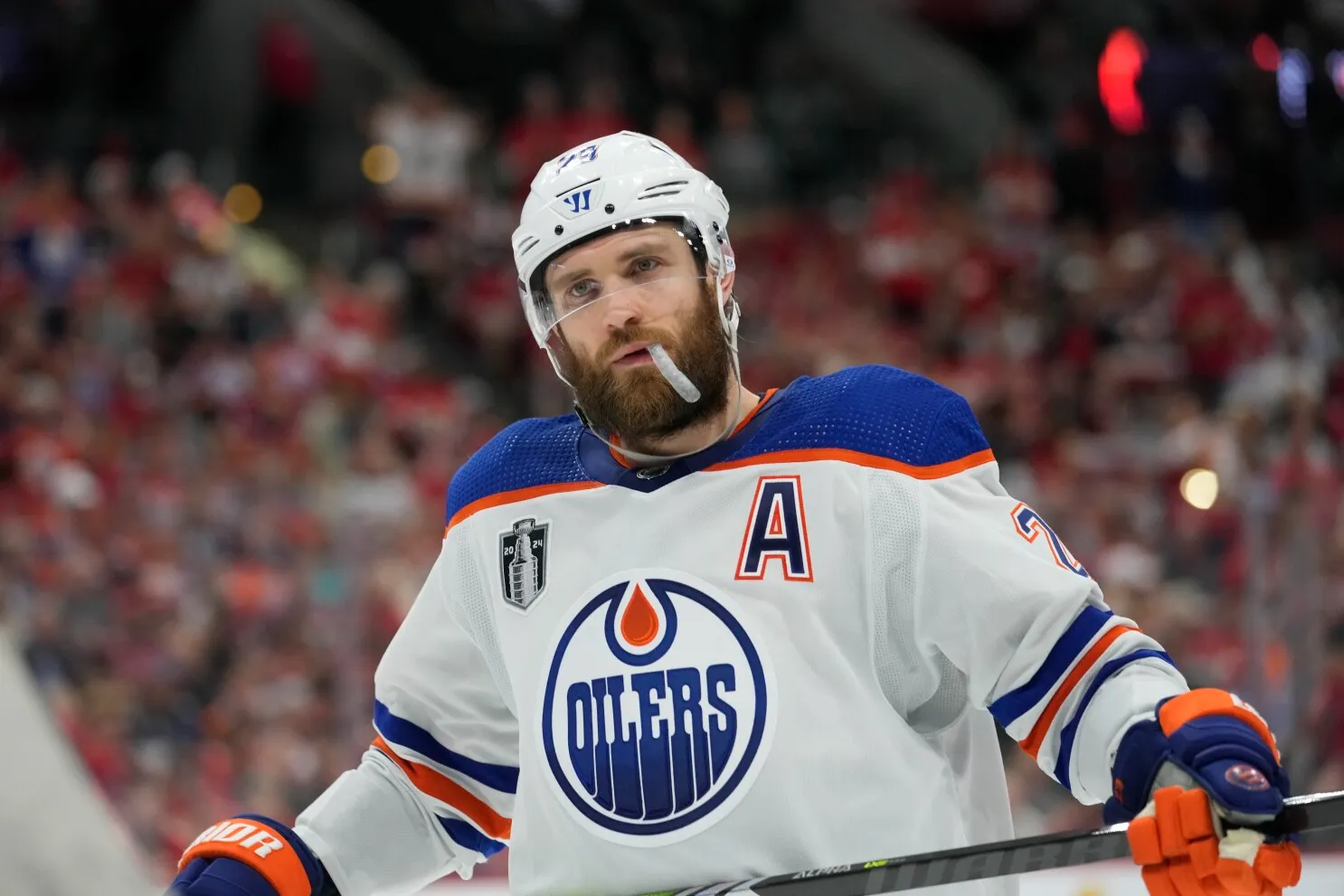 Leon Draisaitl Scores Late, Extends Point Streak to 13, Helps Oilers Beat Ducks 2 Leon Draisaitl Scores Late, Extends Point Streak to 13, Helps Oilers Beat Ducks