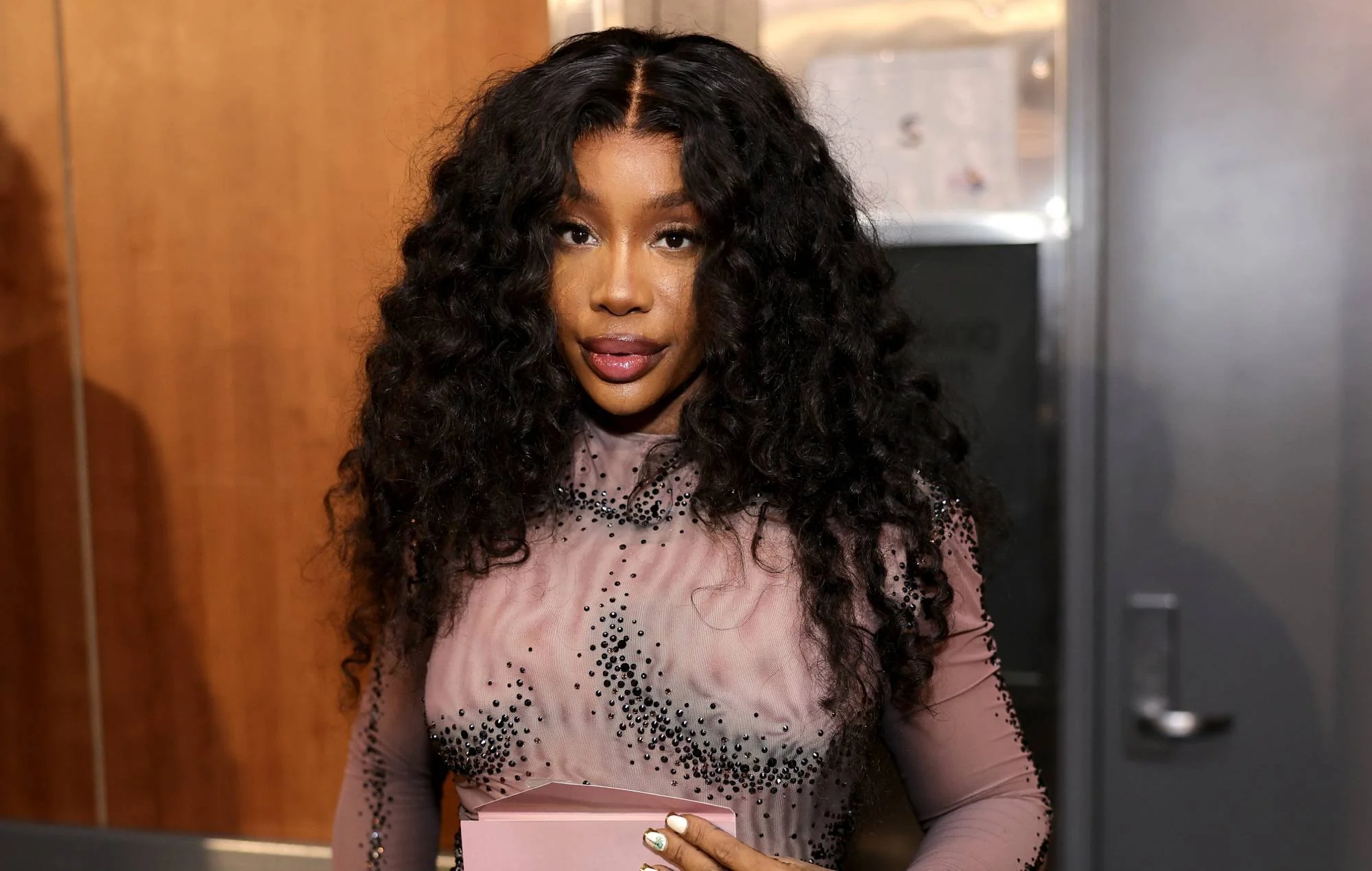 SZA Teases ‘Peaceful Children’s Music’ for Final Albums in Record Contract 2 SZA Teases ‘Peaceful Children’s Music’ for Final Albums in Record Contract