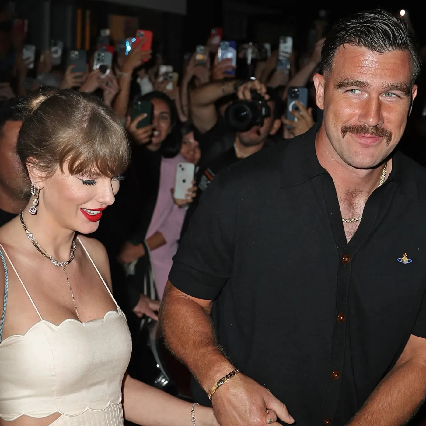 What’s Really Going On Between Travis Kelce and Taylor Swift? Former NFLer Unveils Marriage Shocker 4 What’s Really Going On Between Travis Kelce and Taylor Swift? Former NFLer Unveils Marriage Shocker