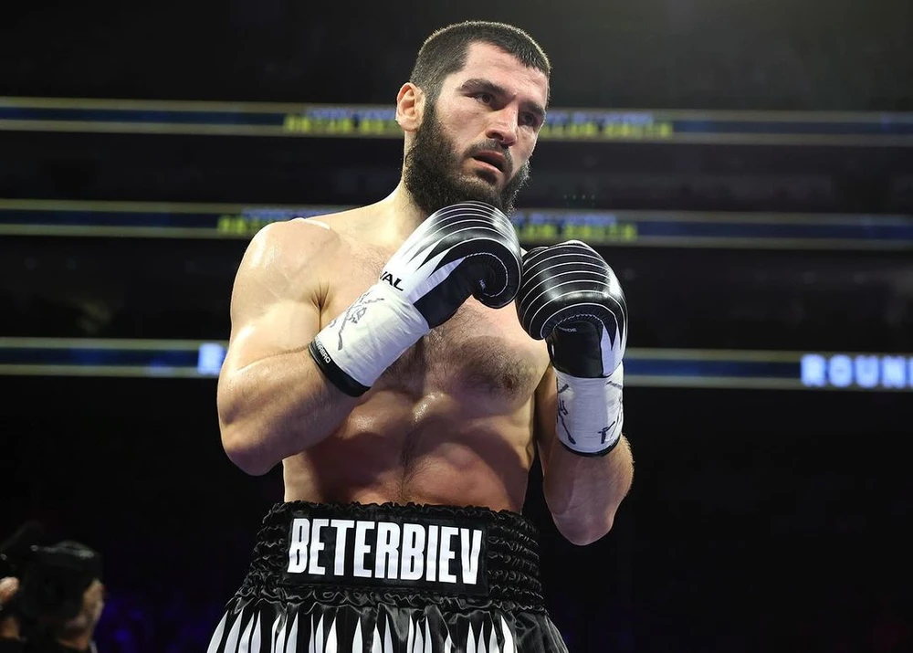 Artur Beterbiev: Mồ côi cha từ năm 16 tuổi, trải nghiệm qua thử thách khó khăn nhất trong đời khi còn niên thiếu | CHUYÊN TRANG THỂ THAO