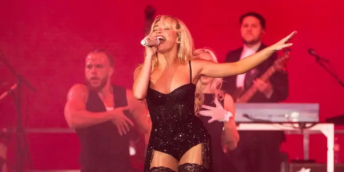 Breaking News Sabrina Carpenter Can't Wait For Her Upcoming UK Tour, For One Reason 3 Breaking News Sabrina Carpenter Can't Wait For Her Upcoming UK Tour, For One Reason