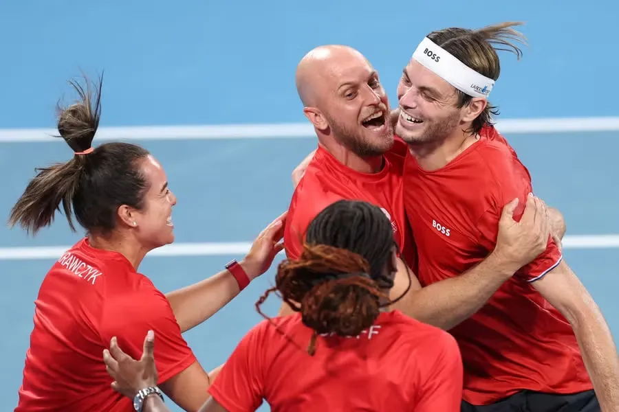 Team USA is Historic Feat at the United Cup. Fritz Defeats Hurkacz, Gauff Overcomes Swiatek 2 Team USA is Historic Feat at the United Cup. Fritz Defeats Hurkacz, Gauff Overcomes Swiatek