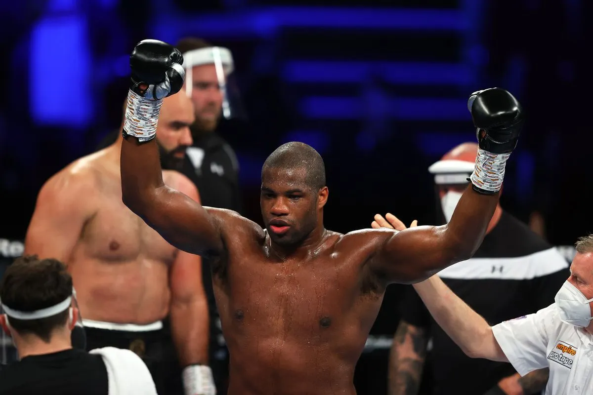 Daniel Dubois has not yet given up on his ambition to defeat Parker and then face Usyk. 2 Results and highlights: Daniel Dubois knocks out Dinu in second round - Bad Left Hook