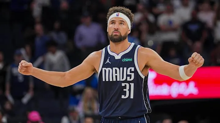 Klay Thompson disappointed fans with his performance in the Mavs-Grizzlies game. 2 Klay Thompson boldly stirs pot with Draymond Green ahead of Golden State return