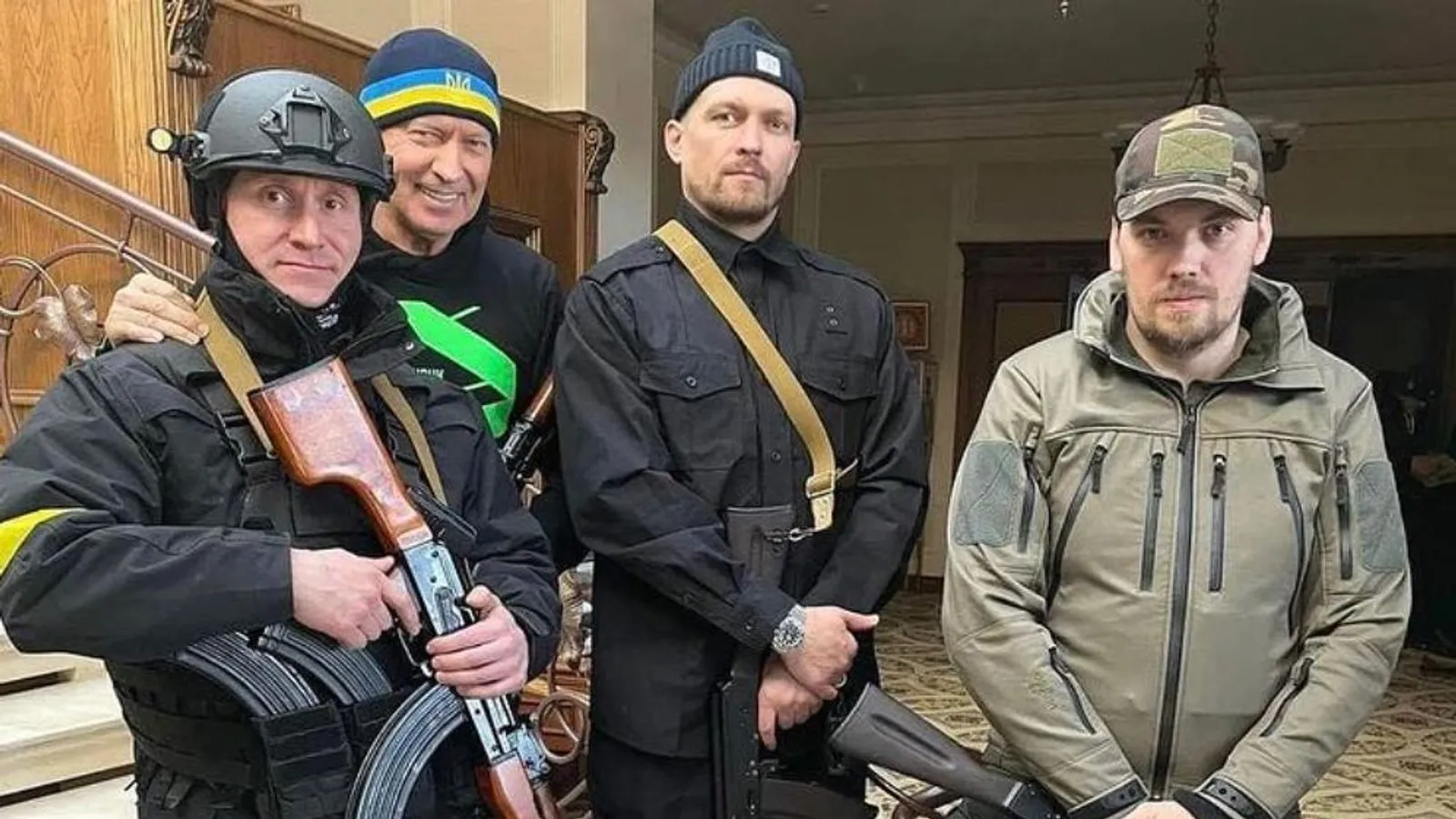 Cuộc x&acirc;m lược của Ukraine: C&aacute;c vận động vi&ecirc;n Ukraine chiến đấu với người Nga bao gồm Vasiliy Lomachenko, Oleksandr Usyk v&agrave; anh em nh&agrave; Klitschko | Tin tức quyền anh | Sky Sports