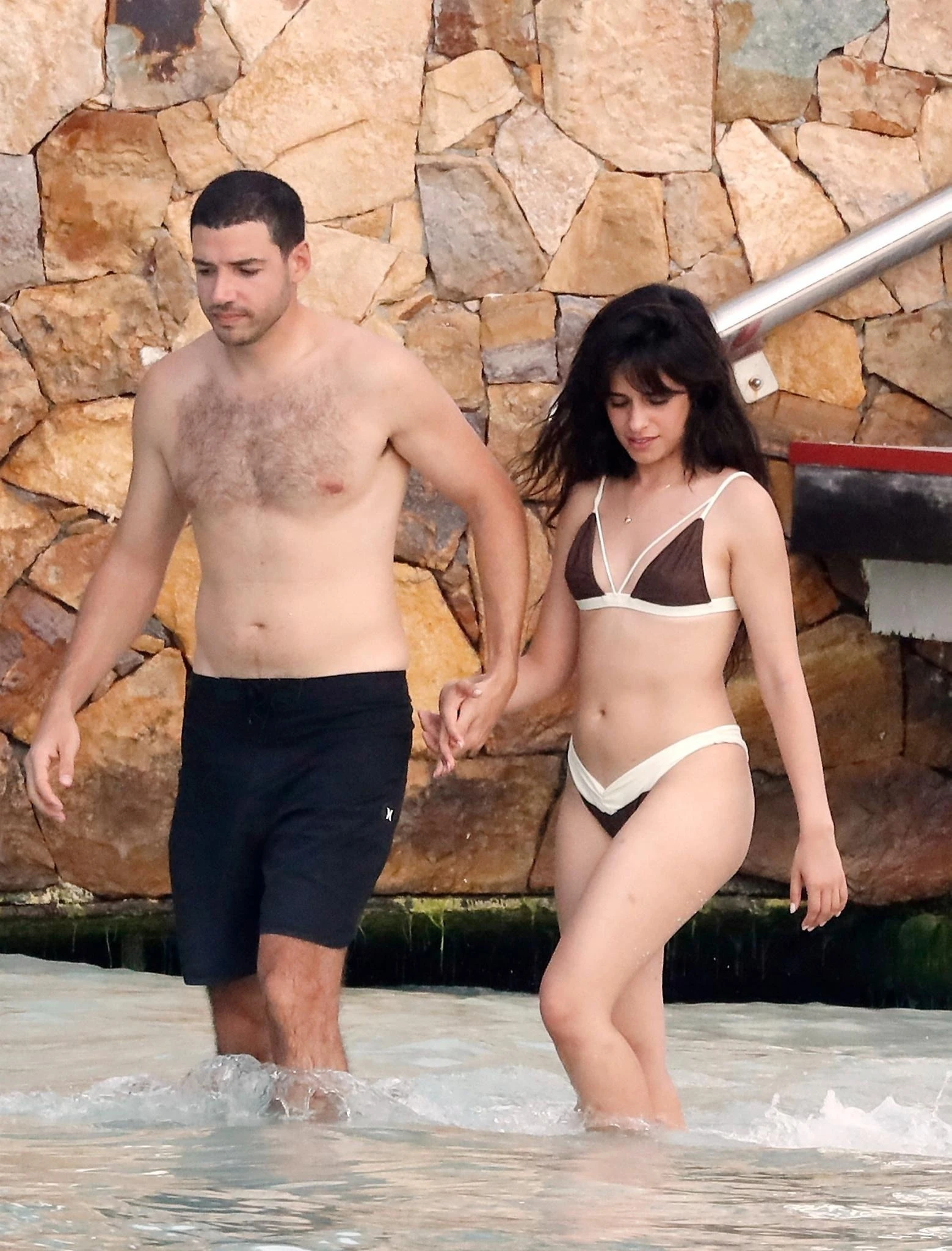 Camila Cabello is heartbroken after breaking up with Shawn Mendes, now finding happiness with a Middle Eastern billionaire 2 Camila Cabello is heartbroken after breaking up with Shawn Mendes, now finding happiness with a Middle Eastern billionaire