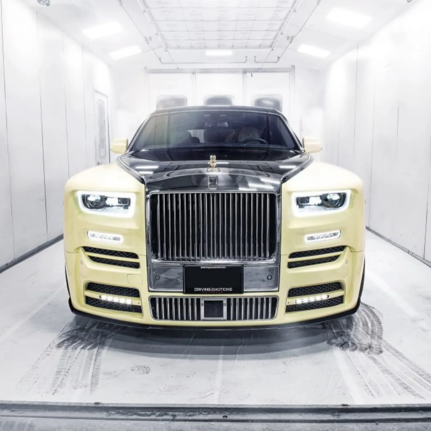 Drake’s Insane $700.000 Luxury Car Refines What It Means to Live Lavishly