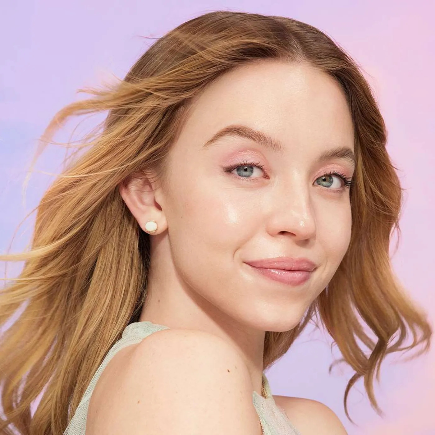 Sydney Sweeney Shocks Hollywood with Bold Confession During “The Housemaid” Filming