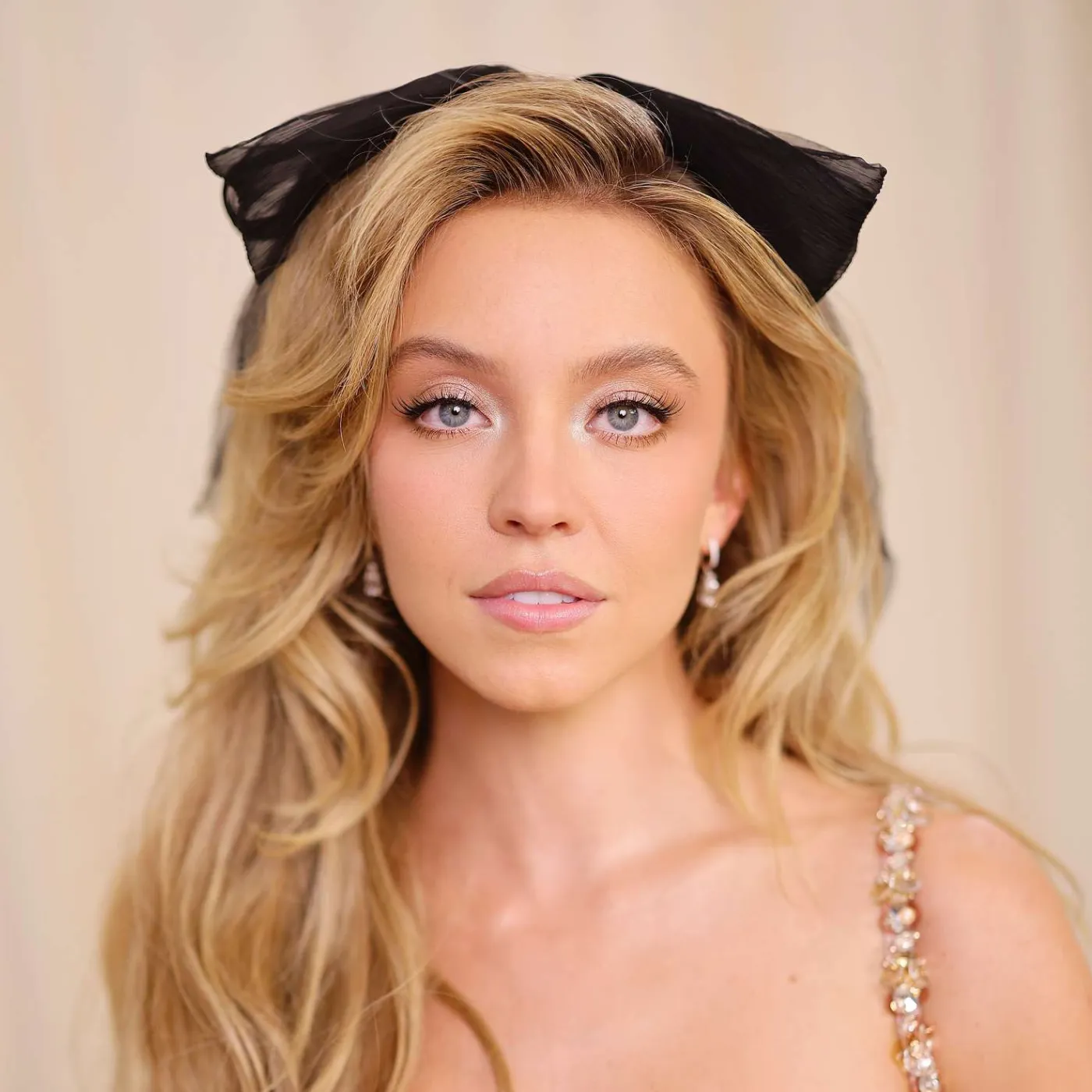 Sydney Sweeney Shocks Hollywood with Bold Confession During “The Housemaid” Filming