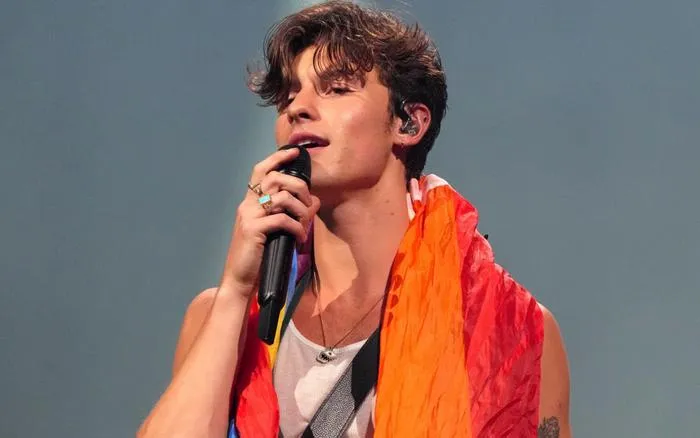 Justin Bieber and Shawn Mendes' Secret Relationship 2 Justin Bieber and Shawn Mendes' Secret Relationship