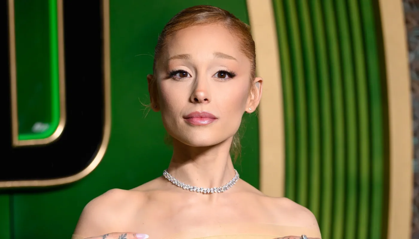 Ariana Grande Faces Awkward Question at the Golden Globes 2 Ariana Grande Faces Awkward Question at the Golden Globes