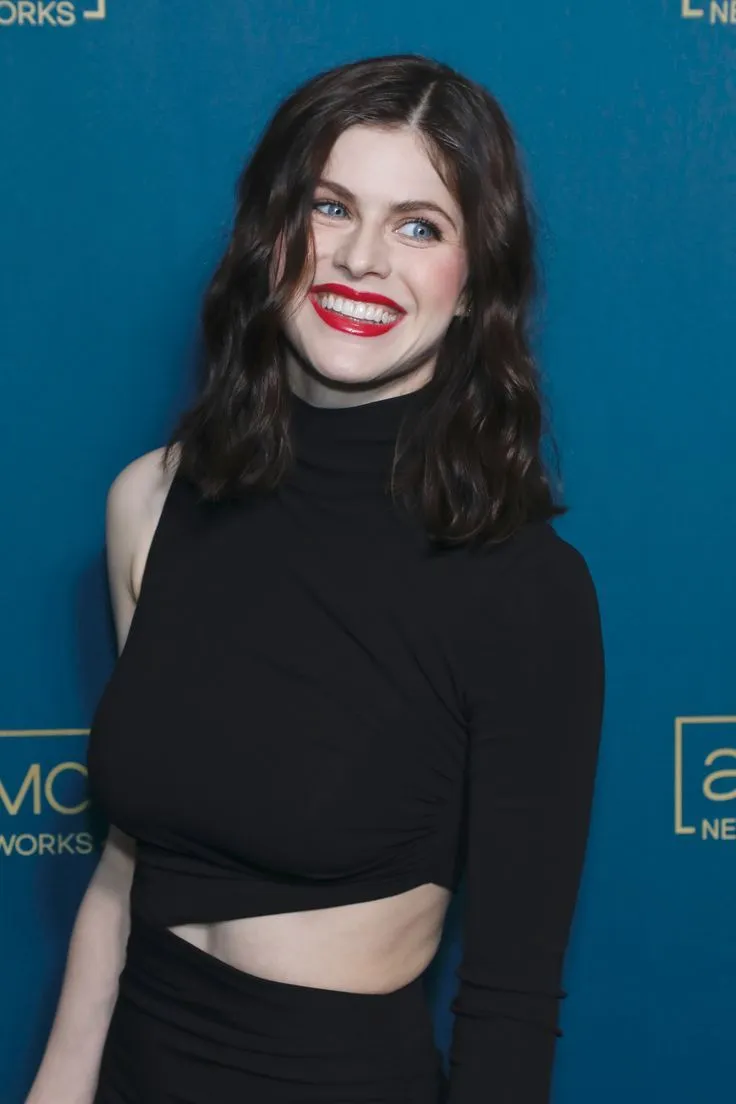 Alexandra Daddario’s Love Life: How Many Men Has She Really Been With? The Truth Might Surprise You! 2 Alexandra Daddario’s Love Life: How Many Men Has She Really Been With? The Truth Might Surprise You!
