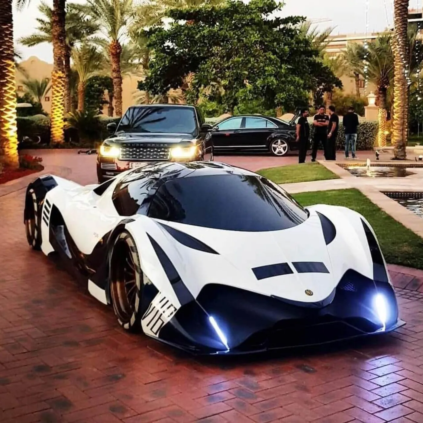 Drake’s $2.5 Million Devel Sixteen Shocks Fans as the Ultimate Hypercar