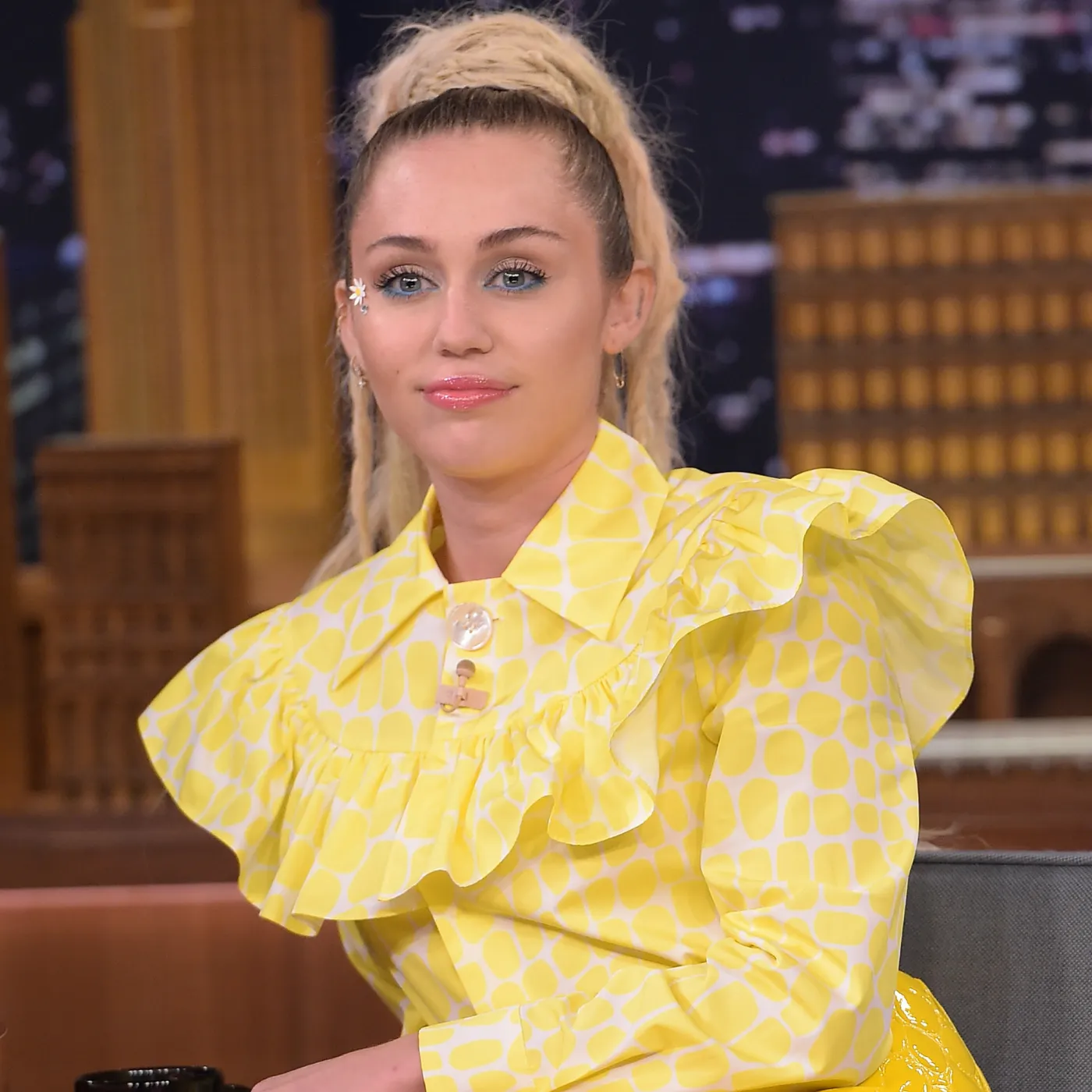 Miley Cyrus Struggles as Ex-Husband Moves On in Silence – What’s Really Going On?