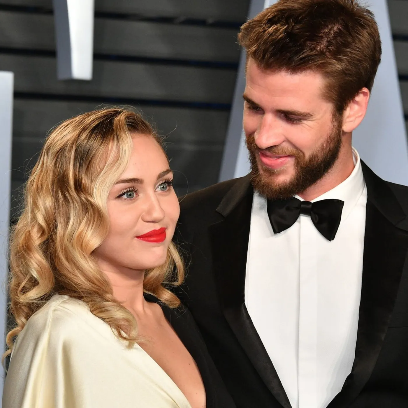 Miley Cyrus Struggles as Ex-Husband Moves On in Silence – What’s Really Going On?