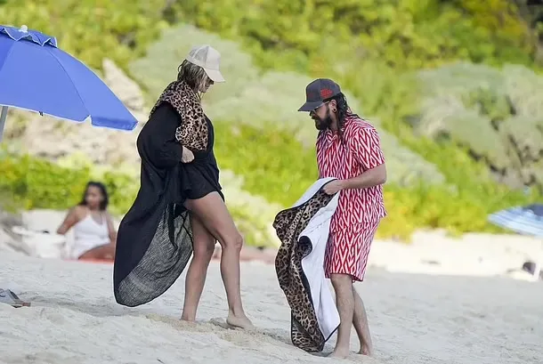 Heidi Klum and Tom Kaulitz Sizzle in St. Barts While Brother Bill Faces LA Wildfire Evacuation 2 Heidi Klum and Tom Kaulitz Sizzle in St. Barts While Brother Bill Faces LA Wildfire Evacuation