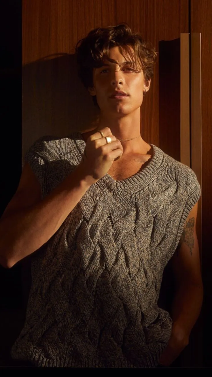 The Secret Behind Shawn Mendes’ Effortlessly Handsome Style 3 The Secret Behind Shawn Mendes’ Effortlessly Handsome Style