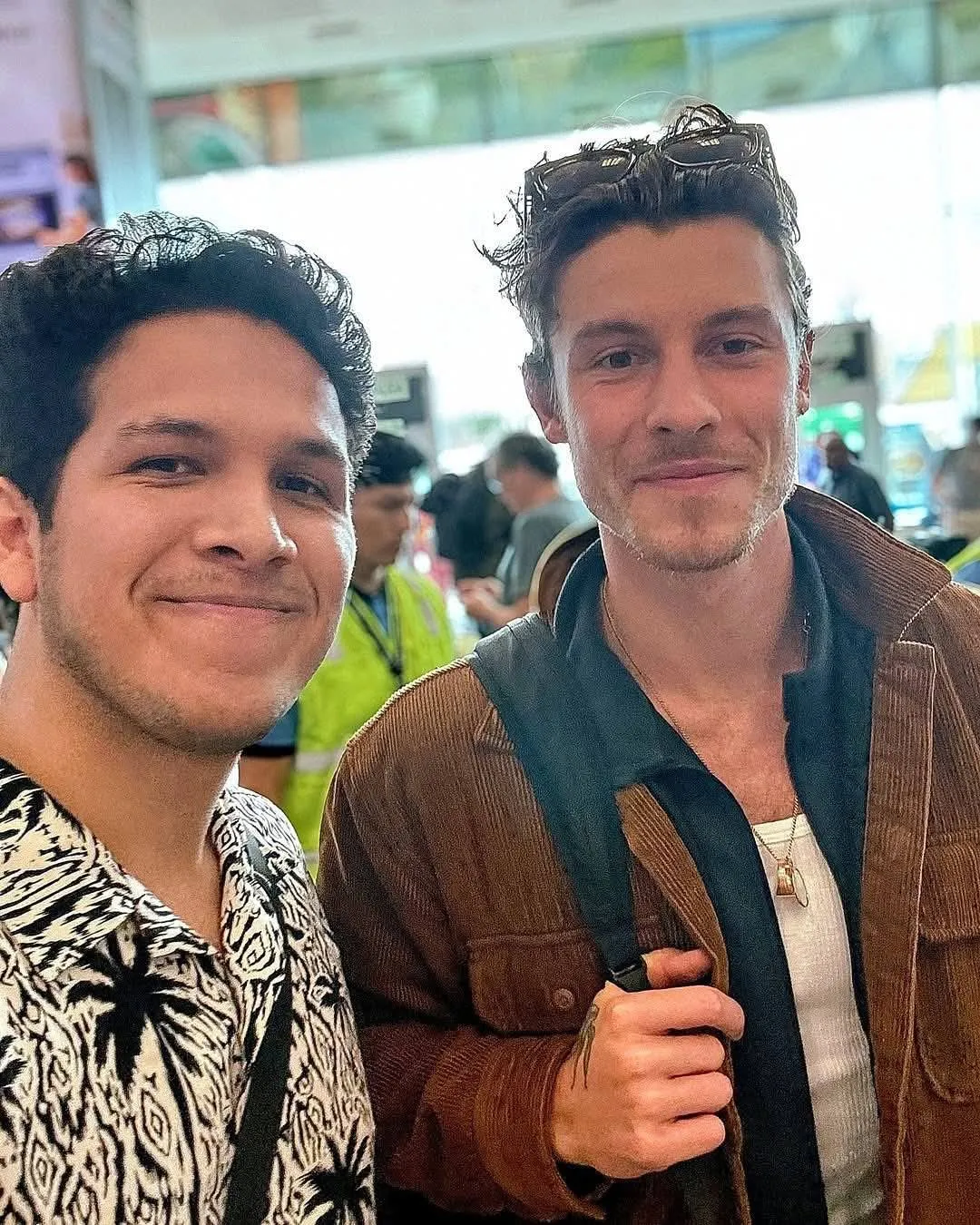 What shocking things did fans discover from Shawn Mendes' new travel photos?