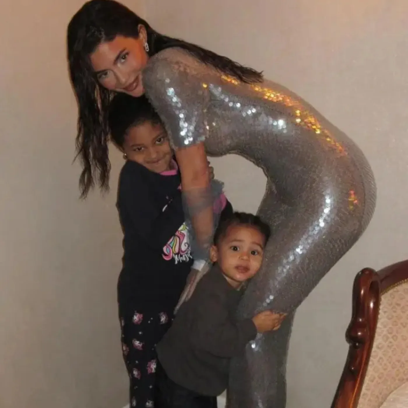 Kylie Jenner’s Parenting Secrets Exposed Sparking Heated Debate Among Fans and Critics