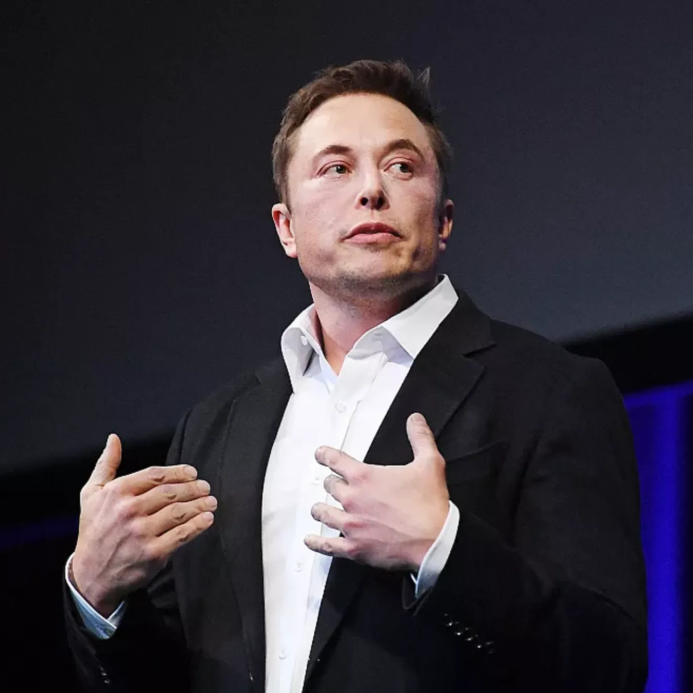 Elon Musk Takes on the Seas with a $2 billion submarine revelation!